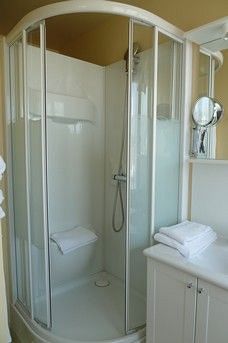 Logis Hotel Restaurant Du Commerce Pont-d'Ouilly Екстер'єр фото